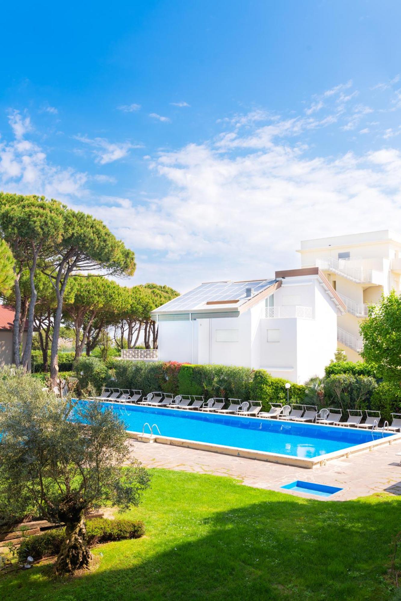 Hotel Doge Milano Marittima Eksteriør billede